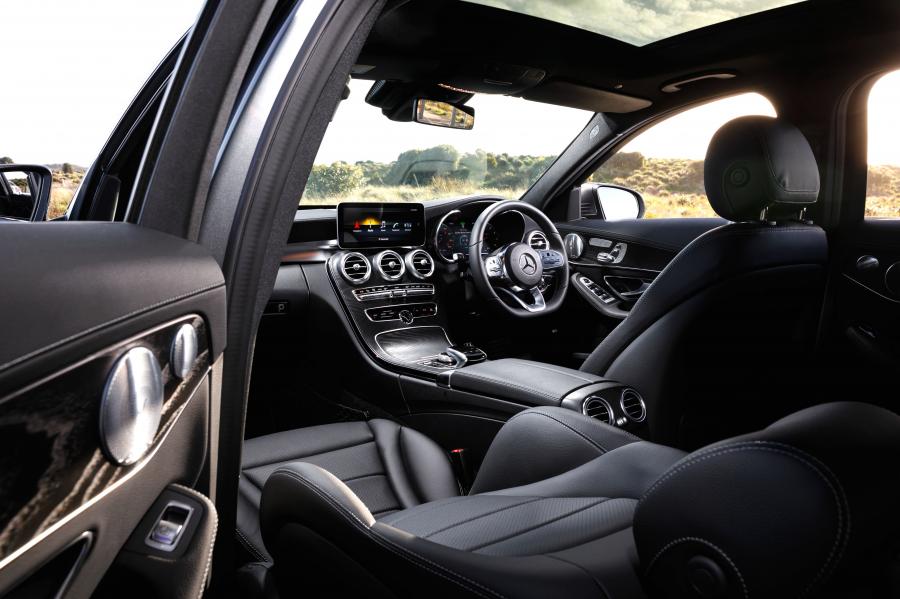 Интерьер Mercedes-Benz C200 AMG Line (W205) 2018 года  (AU) (фото 19 из 40)